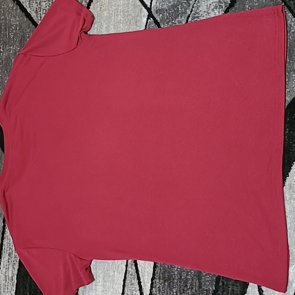 I'M A DROP THE F-BOMB KIND OF MOM MAROON TEE-SHIRT - Picture 7 of 10